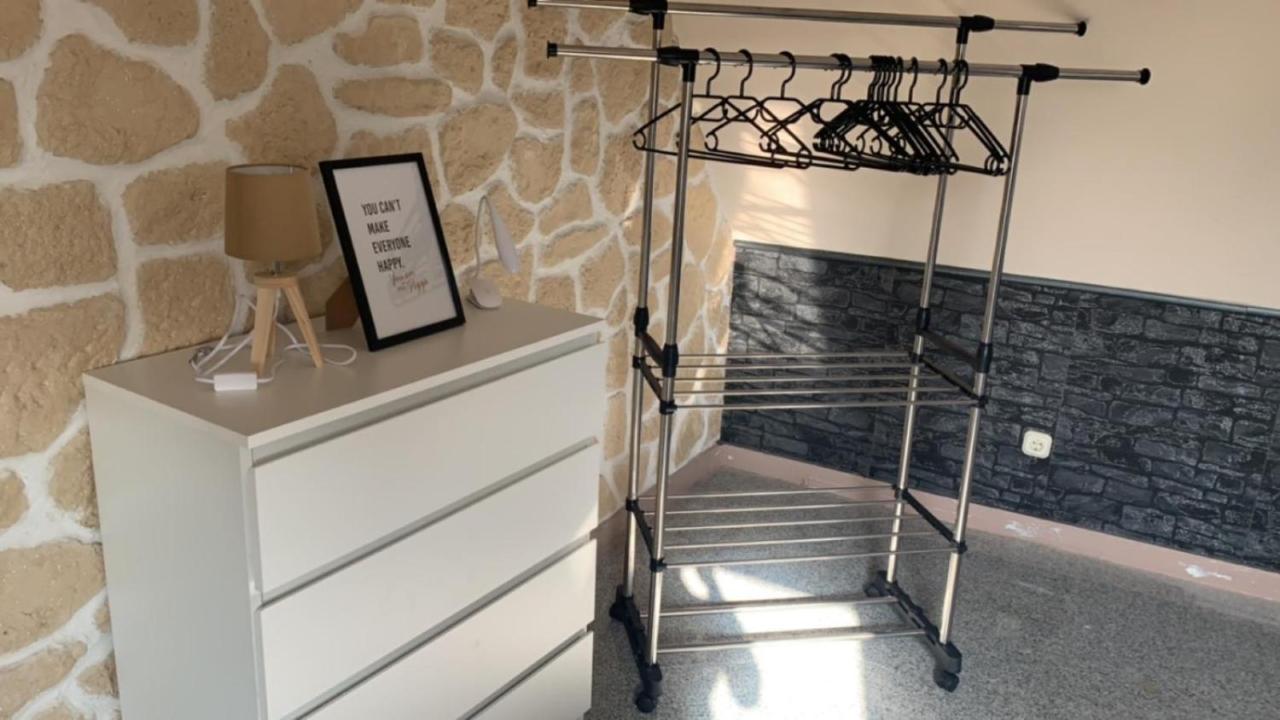 Zimmer In Wohnung Monteure Apartment Kuche Modern Enger Luaran gambar