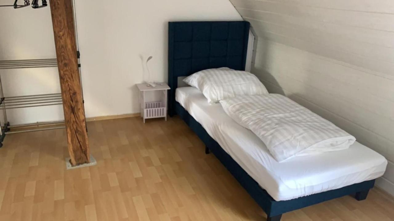 Zimmer In Wohnung Monteure Apartment Kuche Modern Enger Luaran gambar
